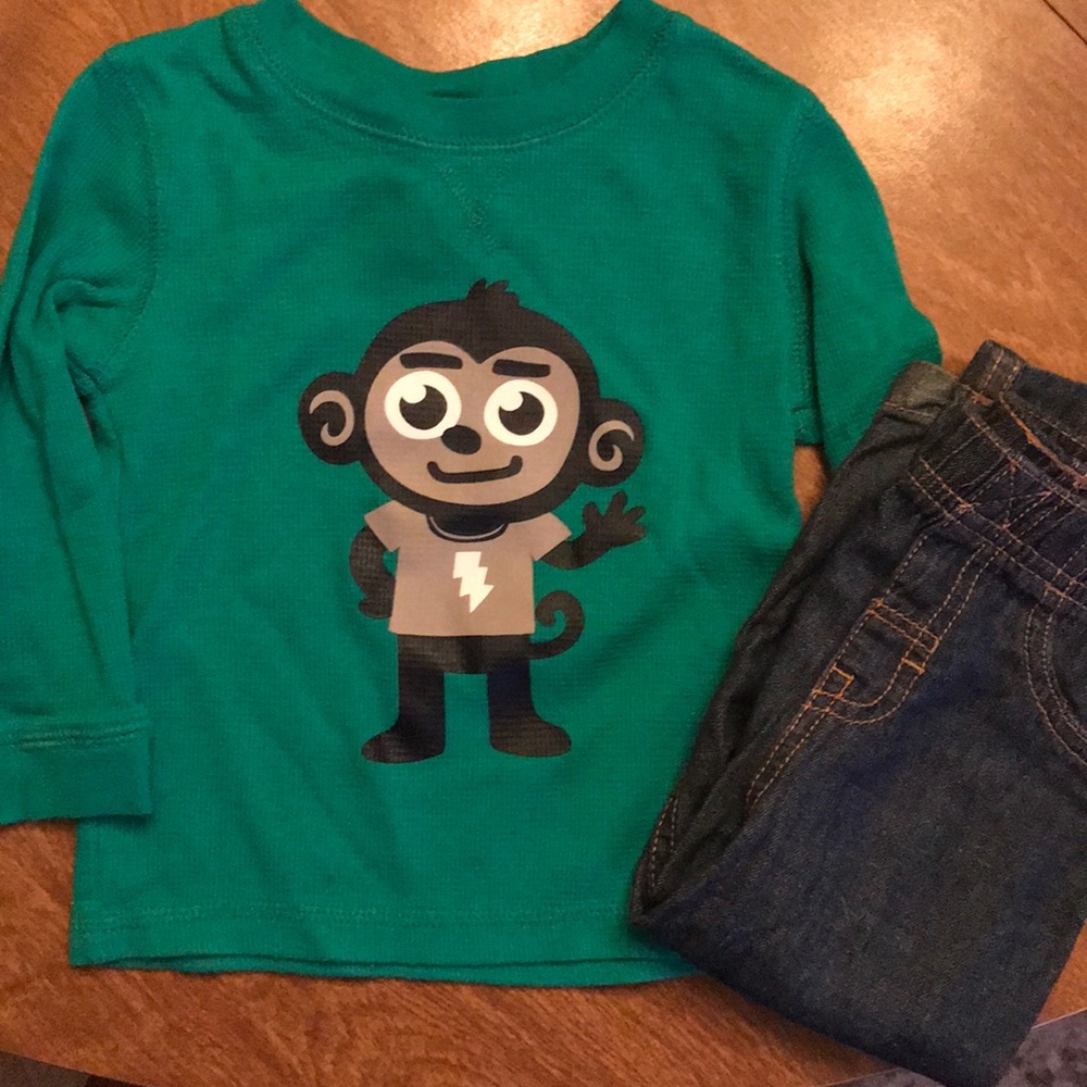 Long sleeved shirt and jeans